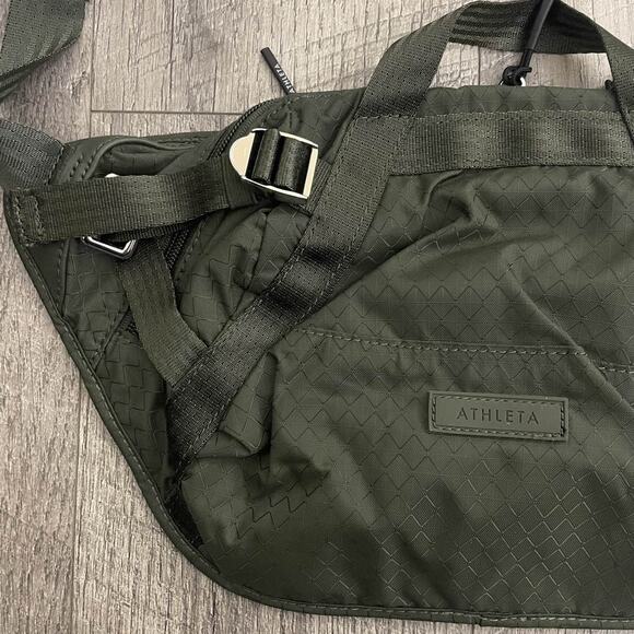 Athleta Excursion Large Waist Pack Crossbody Belt Dark Green - Picture 4 of 6